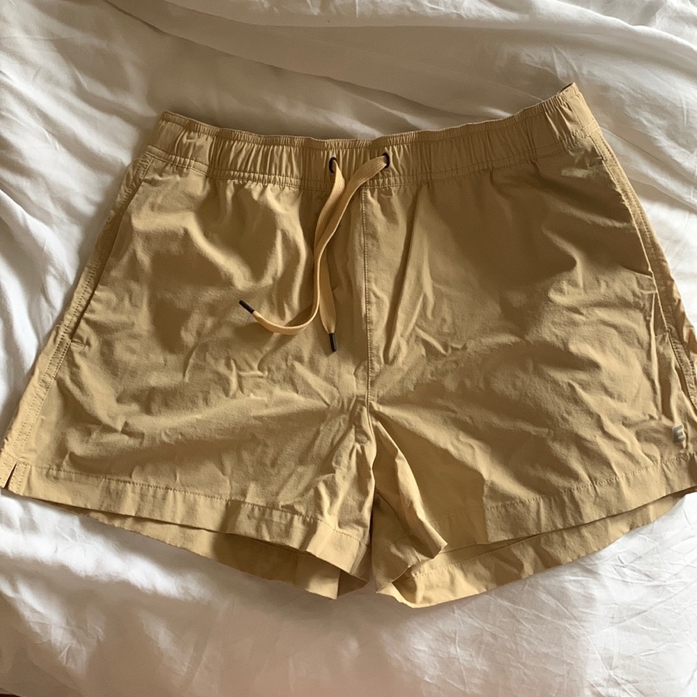 Everlane comfy shorts